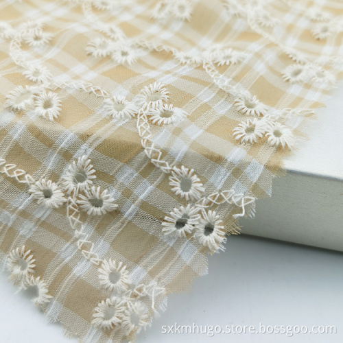 Polyester Gingham Eyelet Flora Stickerei Multi -Color -Stoff